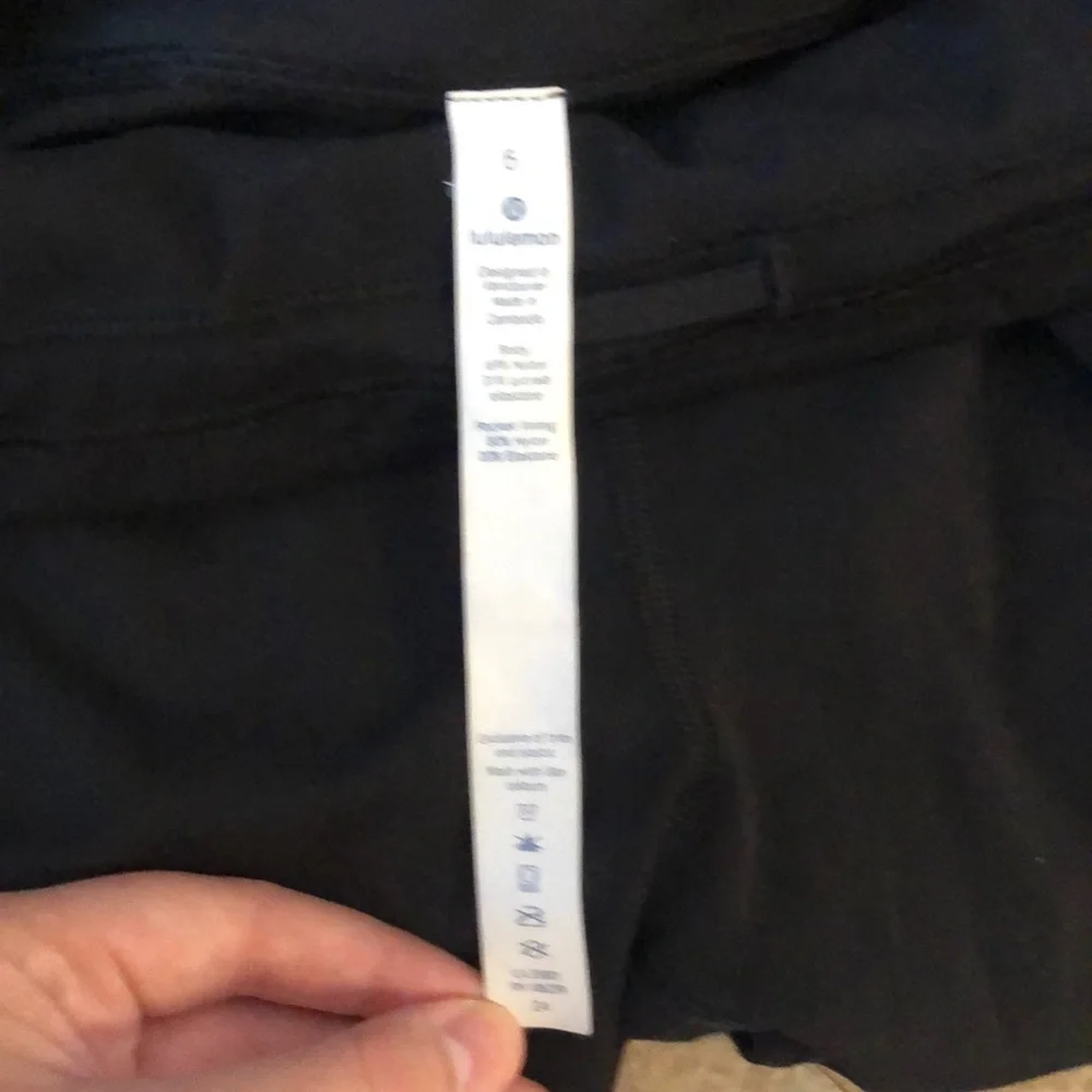 Lululemon black cropped leggings size 6
